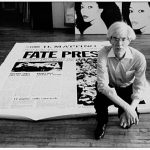 Warhol nella Factory durante i lavori per il trittico "Fate Presto", 1981. Foto by Michele Bonuomo