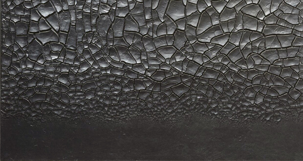 Alberto Burri. Grande Cretto nero, 1977 (dettaglio). Museo di Capodimonte, Viterbo