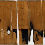 Alberto Burri. Legno e bianco I, 1956. Impiallacciatura di legno, combustione, acrilico e Vinavil su tela, cm. 87.7 x 159. Solomon R. Guggenheim Museum, New York. © Fondazione Palazzo Albizzini Collezione Burri, Città di Castello, Italy